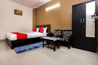 OYO 24436 ラムジ 7 グランド