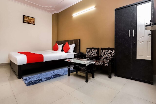 OYO 24436 ラムジ 7 グランド