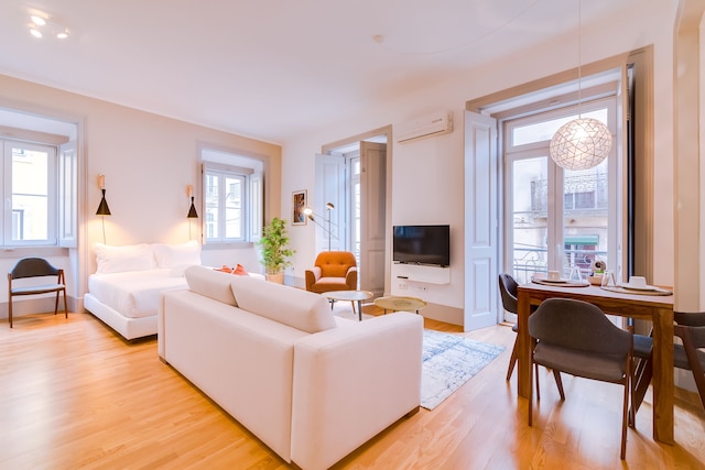 ポイアイス バイ リスボン インサイド アウト