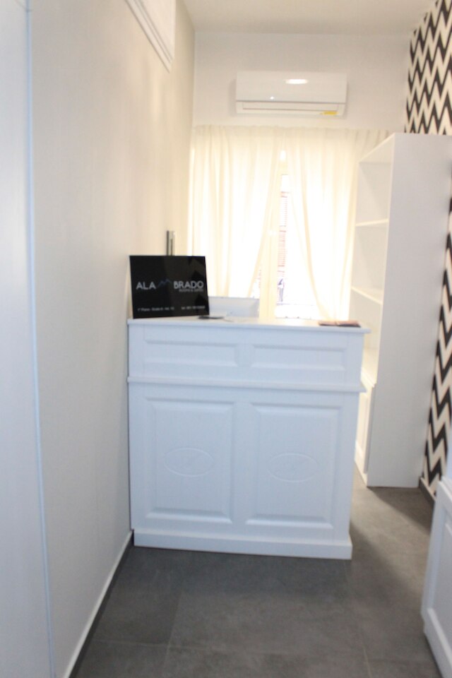 アランブラド ルームズ & スイーツ