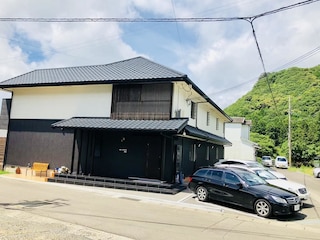 Ricco Mond Hills Apartment House 101