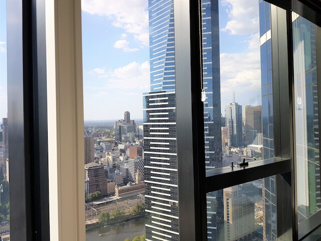 レアディセット アパートメンツ サウスバンク ワン