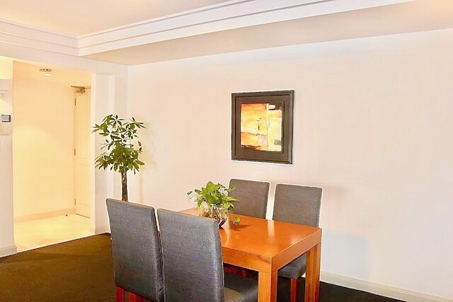 ダウンタウン レトロ サービスド アパートメント