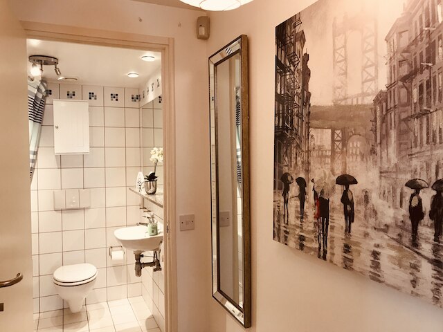 2 ベッドルーム ラックス ドックランド アパートメント ウィズ パーキング