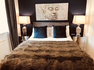 2 ベッドルーム ラックス ドックランド アパートメント ウィズ パーキング