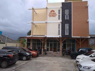 ウィズマ ジャスミン シャリア