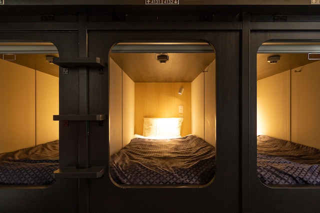 キャビネットホテル ワウズ