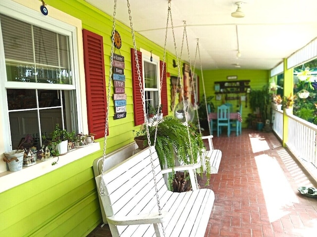 マディーズ プレイス