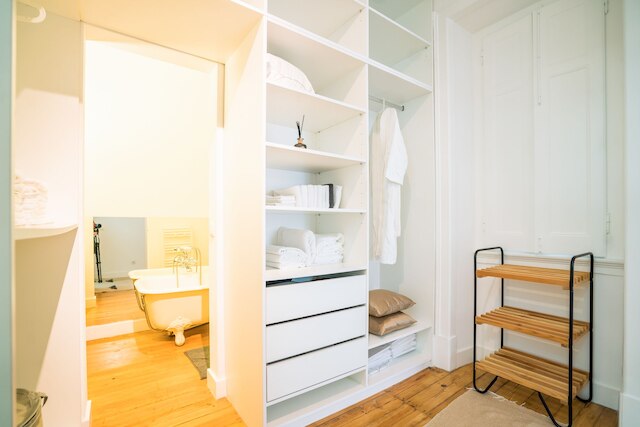 エストレラ ネオクラシカル アパートメント リバー ビュー