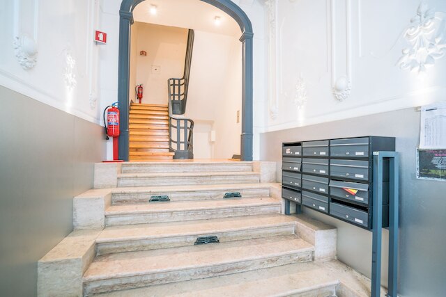 エストレラ ネオクラシカル アパートメント リバー ビュー