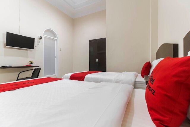 レッドドアーズ ニア グランド パラディウム