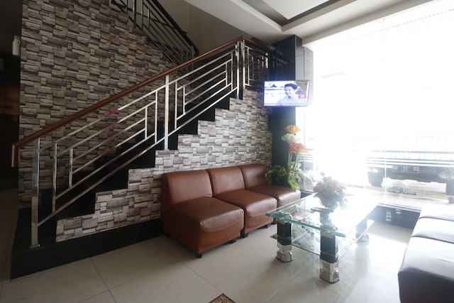 レッドドアーズ プラス ニア ウニベルシタス ヌグリ マカッサル