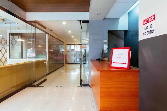 レッドドアーズ プラス アット カムニング ケソン シティ