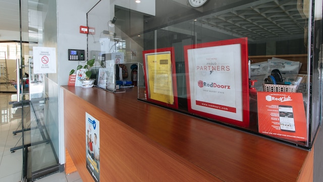 レッドドアーズ プラス アット カムニング ケソン シティ