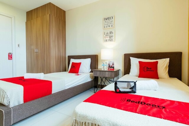 レッドドアーズ プラス アット カムニング ケソン シティ