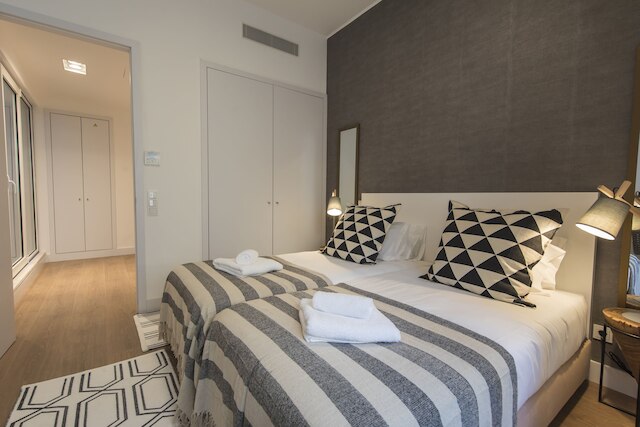 ハイ シーリング デュプレックス アパートメント カイス ド ソドレー