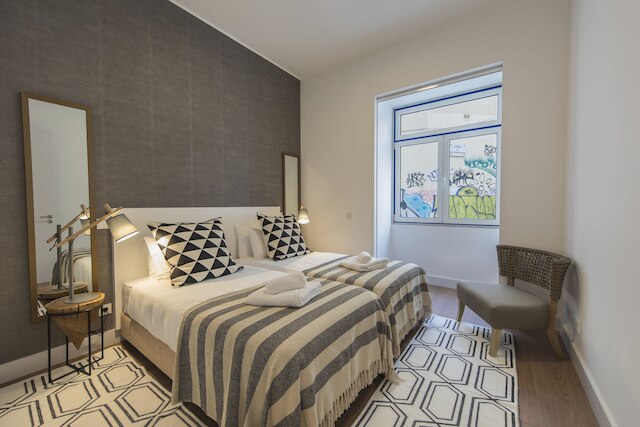 ハイ シーリング デュプレックス アパートメント カイス ド ソドレー