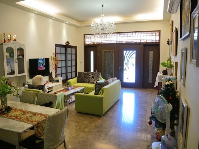 シンマニズ イン