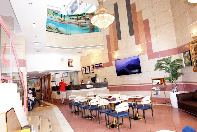 クイーンズ ホテル