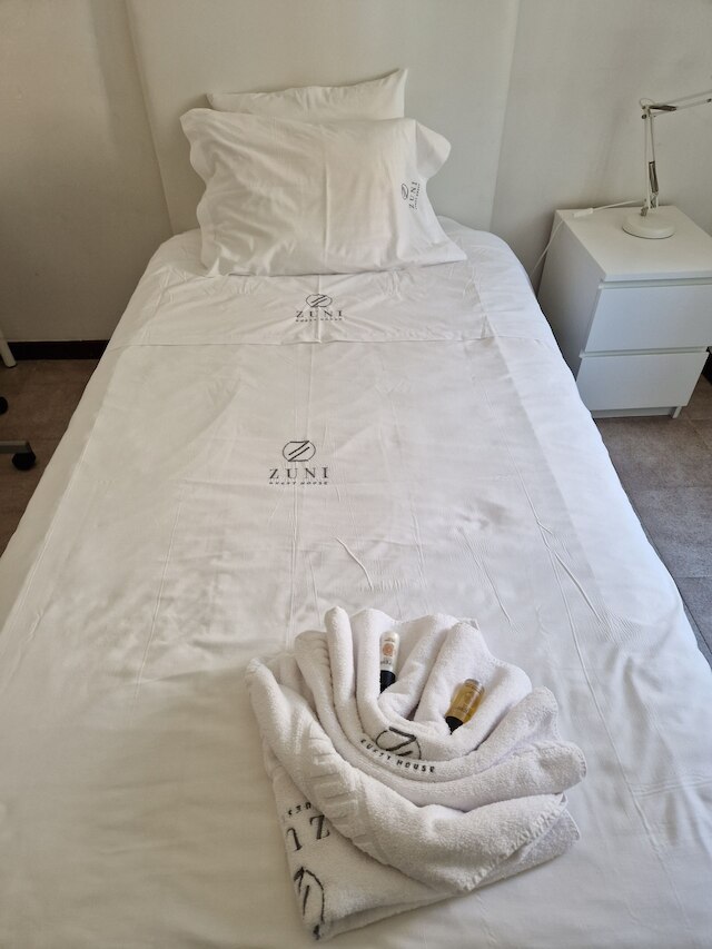 ズニ ゲスト ハウス