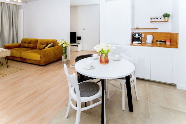 エアパートメンツ メンニカ レジデンス