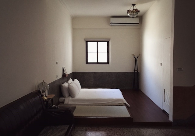 ゴーイン オールド ハウス & バー