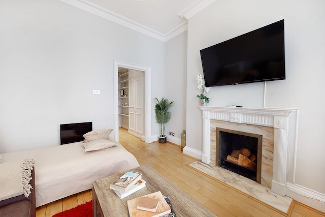 パーク レーン アパートメンツ - クラージズ ストリート