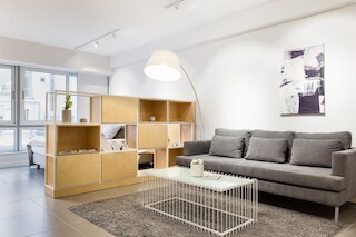 アップストリート エルモウ エレガント アパートメンツ