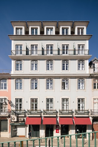 エスキーナ コスモポリタン ロッジ