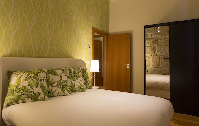 モージニョス プレイス バイ ウナ