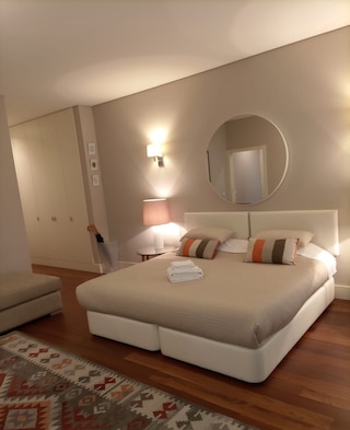 カルドサス アパートメンツ バイ ウナ