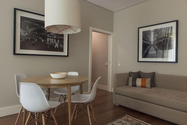 カルドサス アパートメンツ バイ ウナ