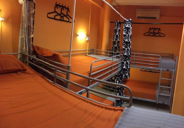 センチュリー サービス ワールド -  ホステル