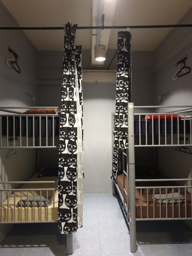 センチュリー サービス ワールド -  ホステル