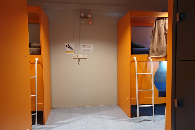 センチュリー サービス ワールド -  ホステル