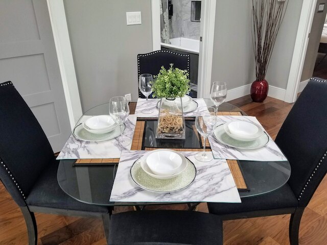 ラグジュアリー セントラル トロント 2 ベッドルーム スイート