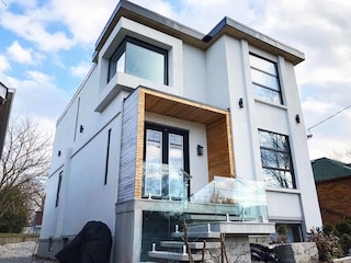 ラグジュアリー セントラル トロント 2 ベッドルーム スイート