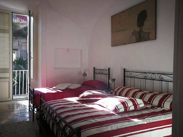 スパニッシュ パレス ルームズ、アパートメント & テラス