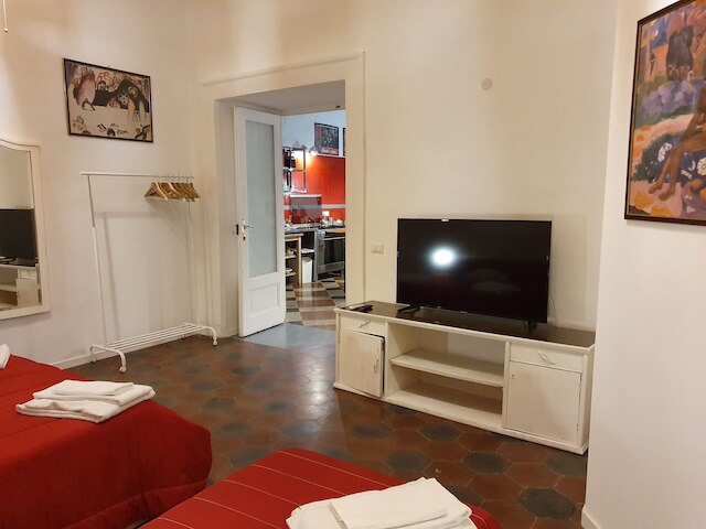 スパニッシュ パレス ルームズ、アパートメント & テラス