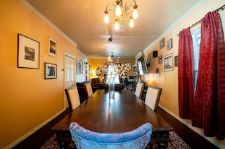 カナビス キャッスル、ベイカー地区の由緒ある邸宅