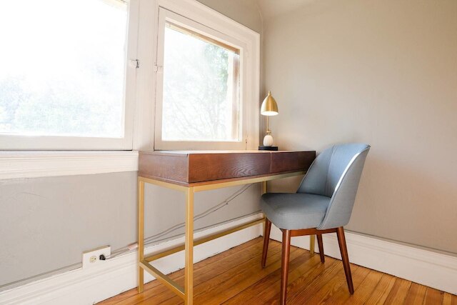 カップル向けモダンな隠れ家ロフト、専用バルコニーあり