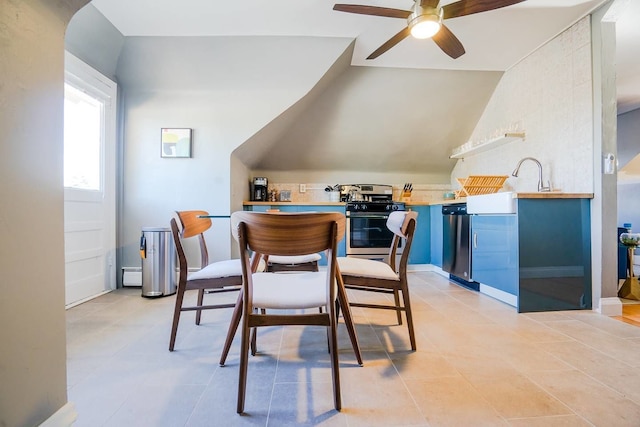 カップル向けモダンな隠れ家ロフト、専用バルコニーあり