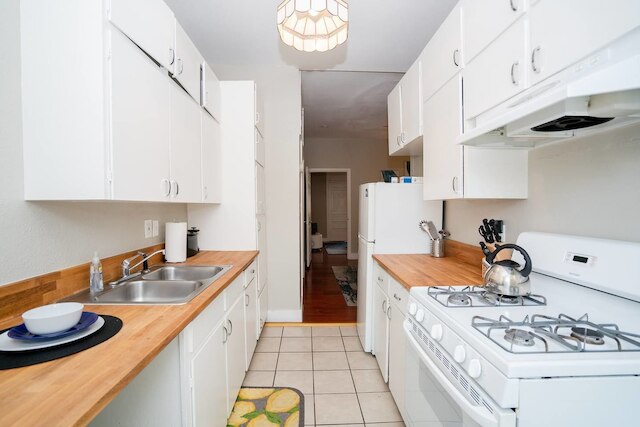 ザ トラベラーズ コーナー ロケーテッド オン ラリマー ストリート