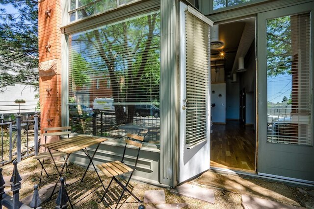 ローハイの歴史の古い建物にあるモダンなロフト