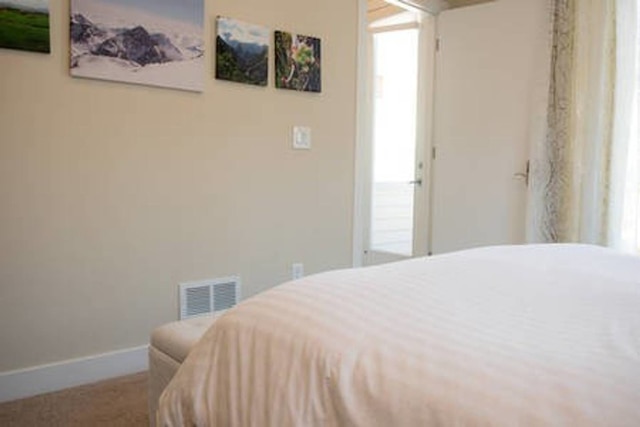 ザ マイル ハイ タウンホーム、スタジアムまで徒歩圏内