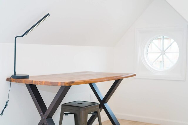 ザ マイル ハイ エスケープ、カーティス パークに立地