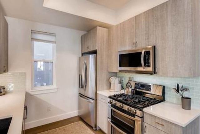 ザ ハイランド スクエア エクスペリエンス、ローハイにあるホットタブ付きタウンホーム