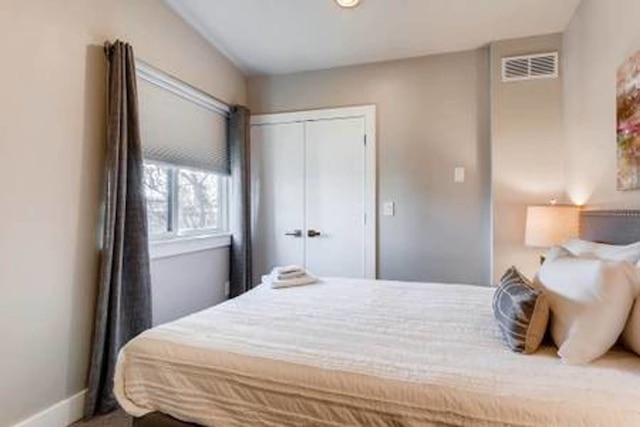 ローハイにある楽しさあふれる家、ジュリエットバルコニーあり