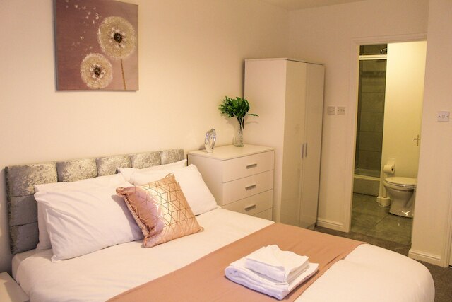 ドックサイド リバプール ラグジュアリー アパートメント