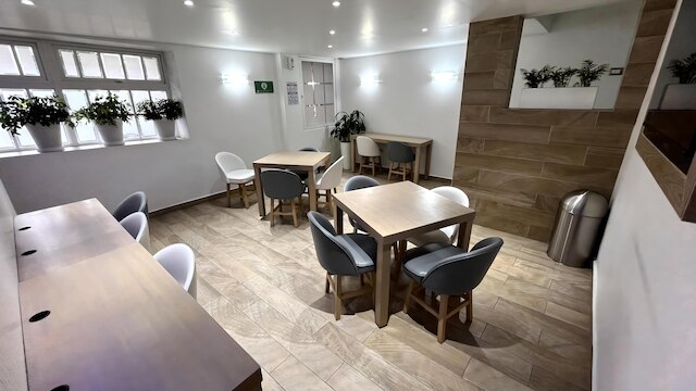 ホテル エンバシー